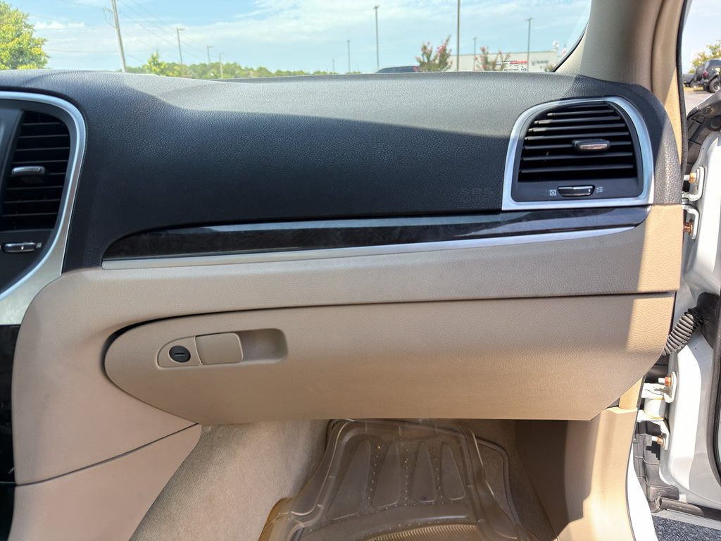 Used 2013 Chrysler 300 RWD image 34