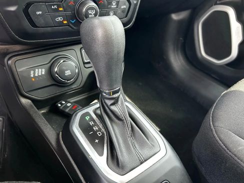 Used 2021 Jeep Renegade Latitude image 26