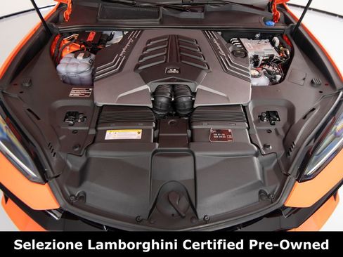 Used 2025 Lamborghini Urus SE image 42