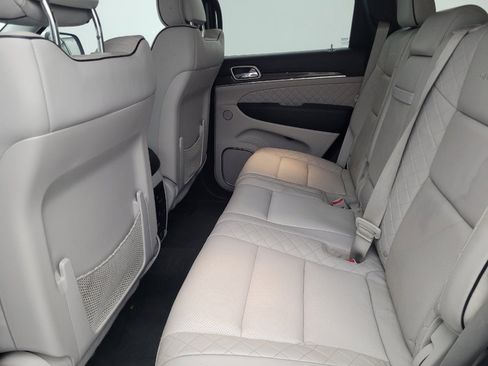 Used 2017 Jeep Grand Cherokee Summit AWD/4WD image 18