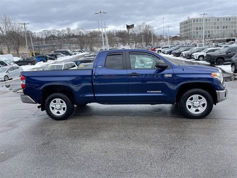 Used 2015 Toyota Tundra SR5 image 7
