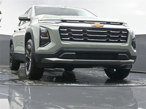 New 2026 Chevrolet Equinox LT image 3