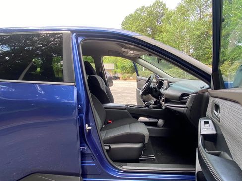 Used 2023 Nissan Rogue SV AWD/4WD image 47