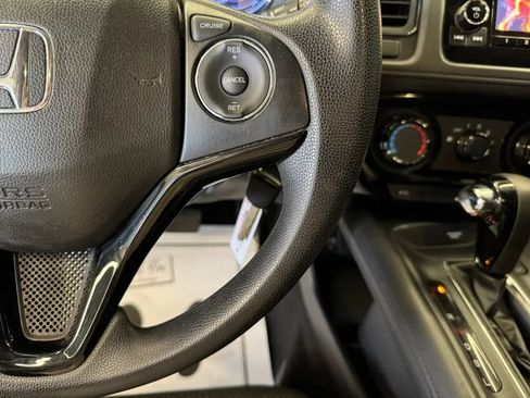Used 2021 Honda HR-V LX image 12