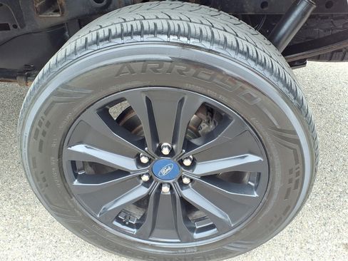 Used 2020 Ford F150 XLT w/ Equipment Group 302A Luxury AWD/4WD image 9