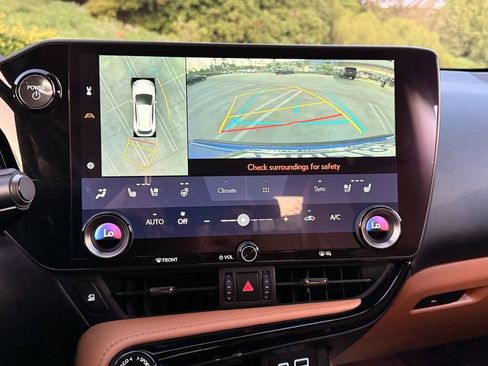 Used 2024 Lexus NX 450h+ AWD w/ Luxury Package image 15