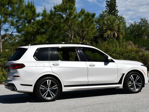 Used 2024 BMW X7 xDrive40i w/ M Sport Package AWD/4WD image 6