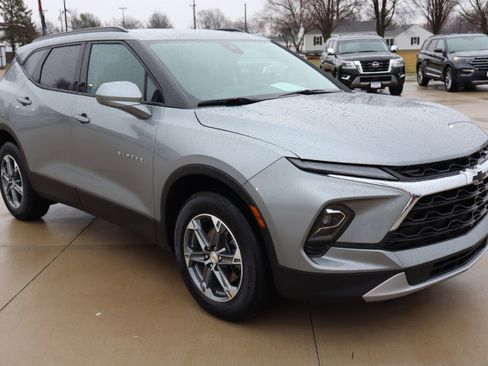 Used 2024 Chevrolet Blazer LT w/ Convenience Package image 3