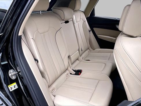 Used 2022 Audi Q5 e Premium Plus AWD/4WD image 20