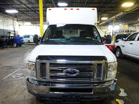 Used 2011 Ford E-350 and Econoline 350 Super Duty w/ PWR Locks & Windows Group RWD image 2