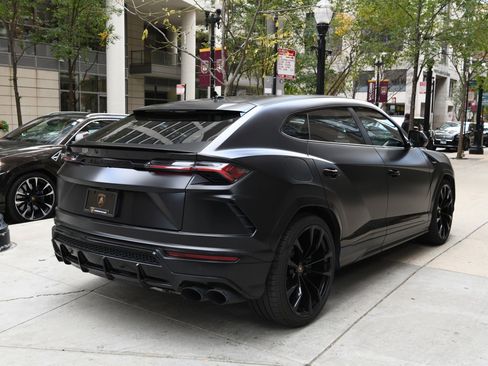 Used 2021 Lamborghini Urus image 6