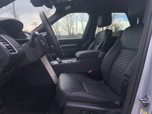 Used 2023 Land Rover Discovery S R-Dynamic image 14