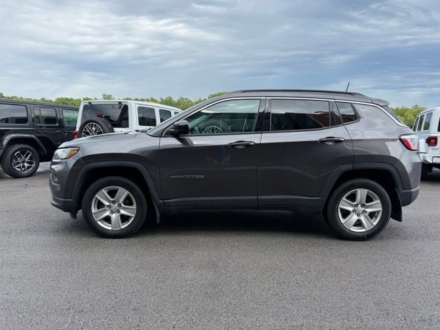Used 2022 Jeep Compass Latitude w/ Convenience Group AWD/4WD image 6