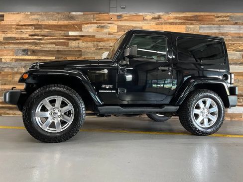Used 2016 Jeep Wrangler Sahara AWD/4WD image 36