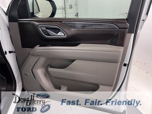 Used 2022 GMC Yukon SLT w/ SLT Premium Package image 43