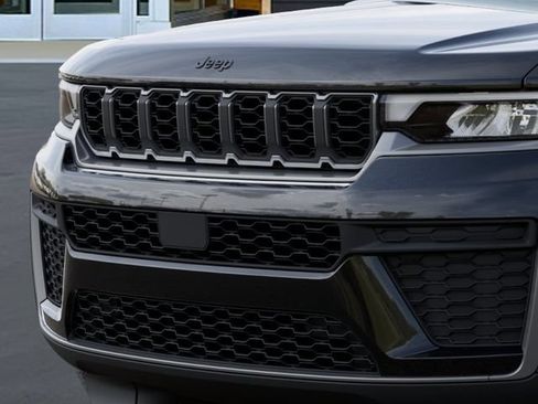 New 2026 Jeep Grand Cherokee Altitude AWD/4WD image 11