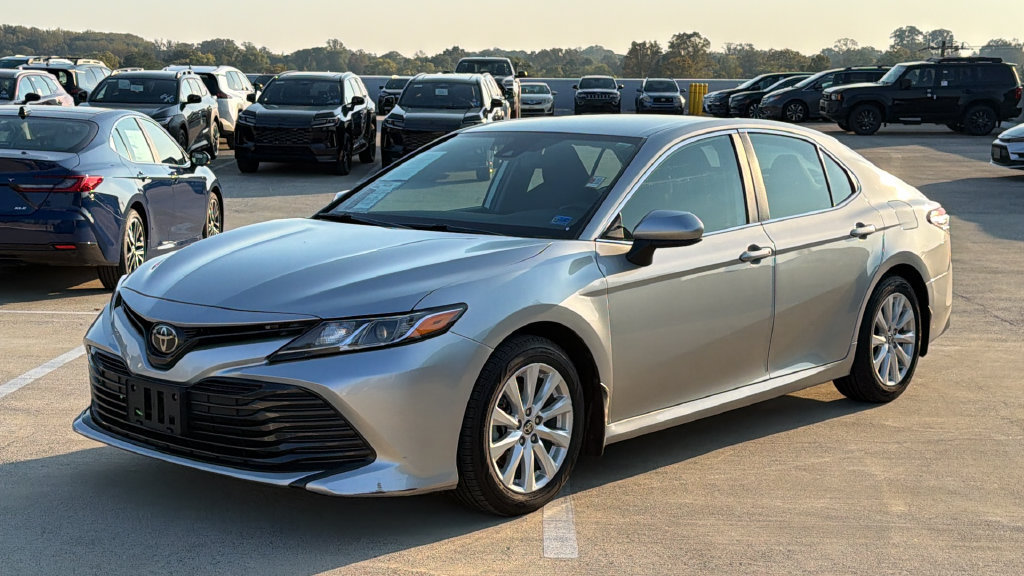 Used 2020 Toyota Camry LE FWD image 2