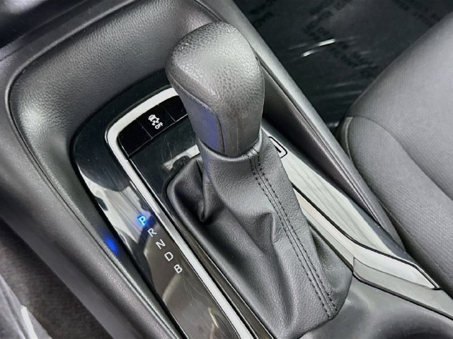 Certified 2025 Toyota Corolla LE FWD image 18