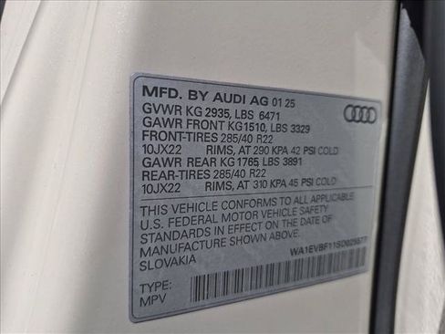 Used 2025 Audi Q8 Premium Plus AWD/4WD image 26