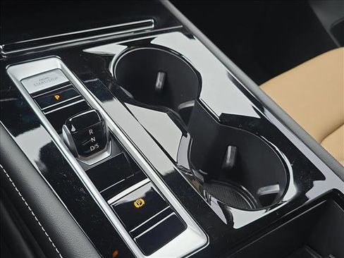 Used 2024 Volkswagen Atlas Cross Sport SE w/ Panoramic Sunroof Package image 14