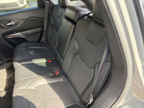 Certified 2021 Jeep Cherokee Latitude Lux w/ Comfort/Convenience Group image 24