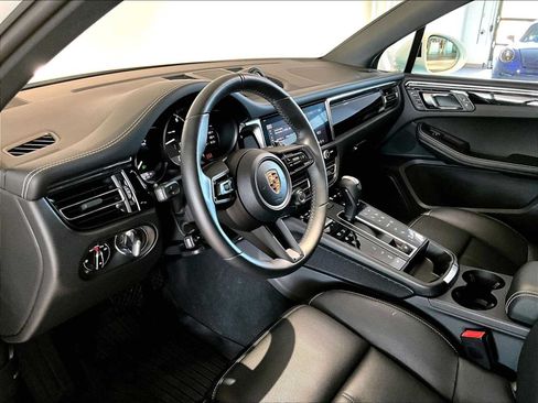 Used 2026 Porsche Macan AWD/4WD image 7