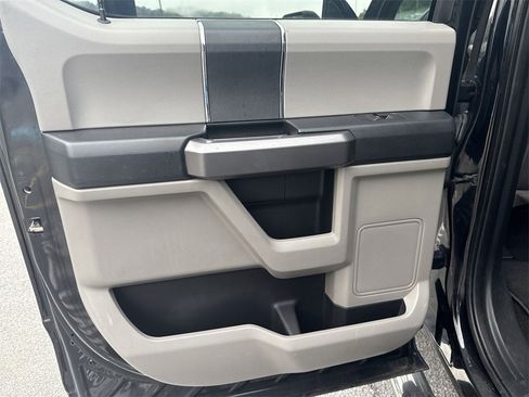 Used 2020 Ford F150 XLT image 22