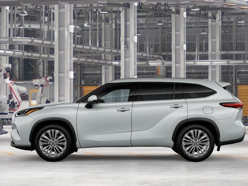 New 2026 Toyota Highlander Platinum image 6