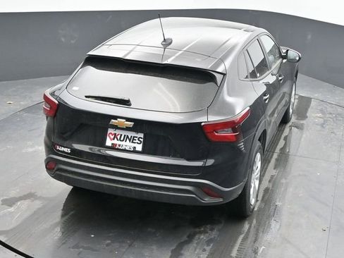 Used 2024 Chevrolet Trax LS image 36
