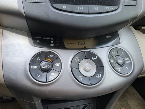 Used 2006 Toyota RAV4 Limited image 19