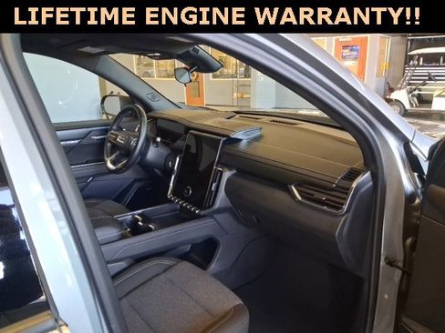 Used 2025 GMC Acadia Elevation image 32