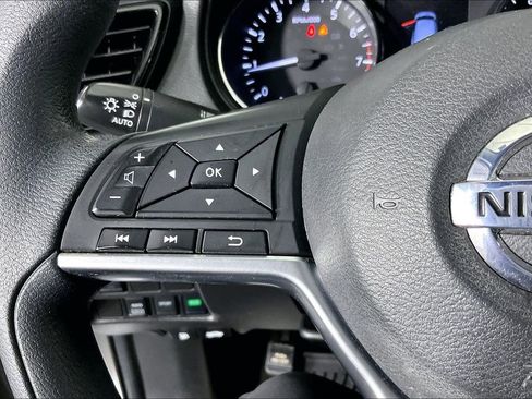 Used 2022 Nissan Rogue Sport S image 26