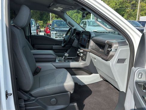 Used 2025 Ford F150 Lightning XLT AWD/4WD image 13