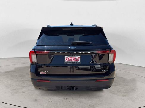 Used 2025 Ford Explorer Active AWD/4WD image 8