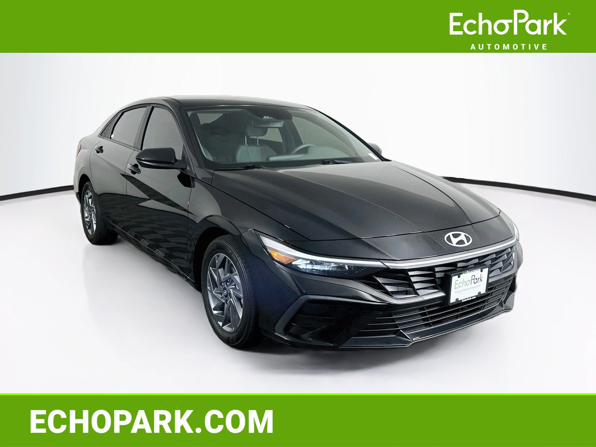 Used 2025 Hyundai Elantra Hybrid FWD image 1
