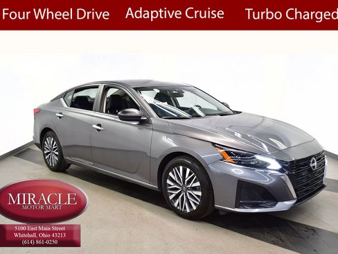 Used 2025 Nissan Altima 2.5 SV image 1