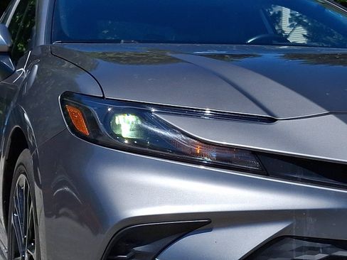 Used 2025 Toyota Camry SE FWD image 9