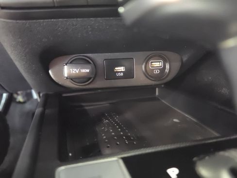 Used 2023 Hyundai Elantra Limited FWD image 23