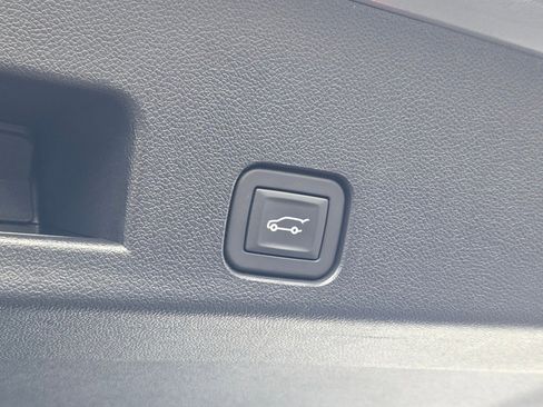 Certified 2025 Buick Enclave Preferred image 16