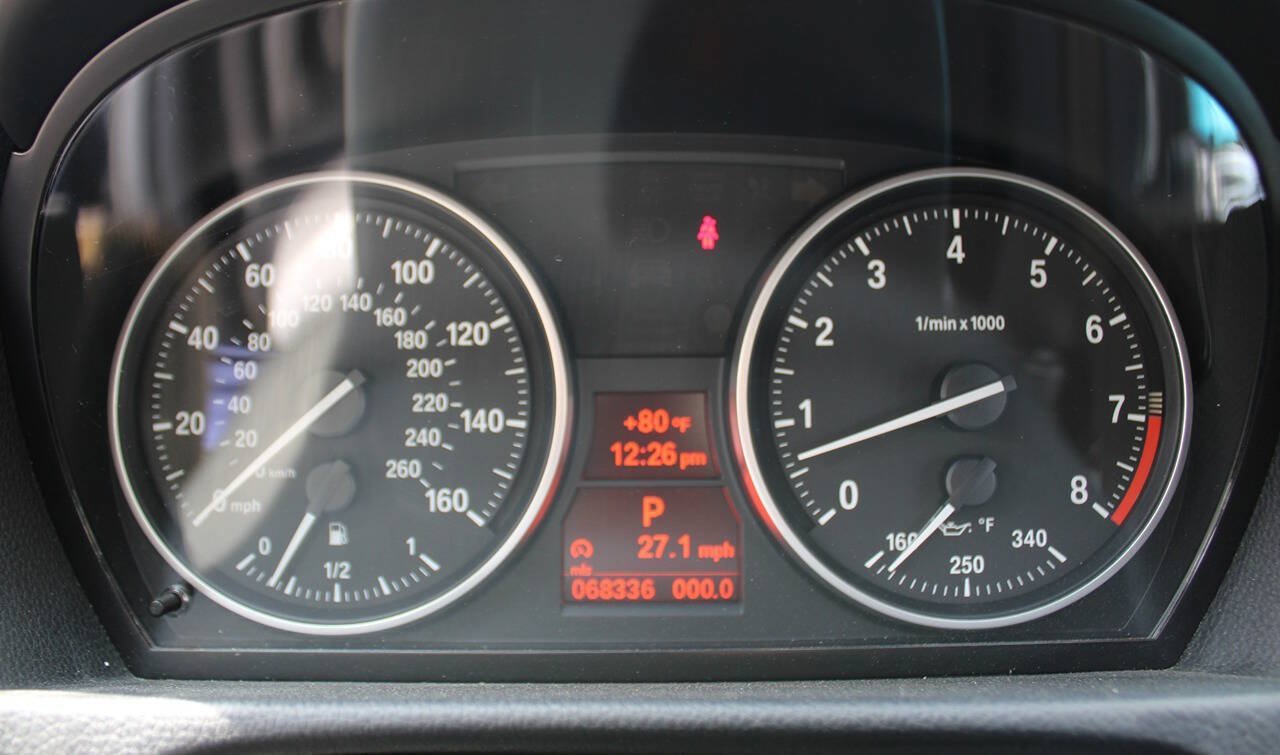 Used 2013 BMW 335i Convertible RWD image 23