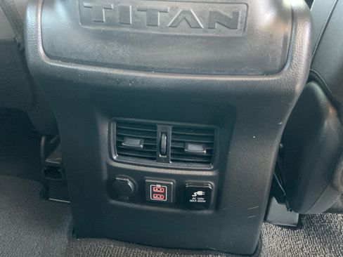 Used 2020 Nissan Titan SV w/ SV Convenience Package RWD image 31