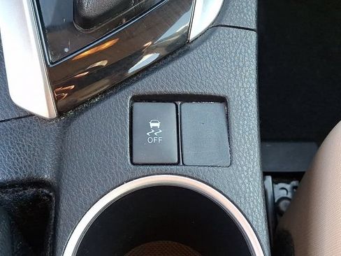 Used 2019 Toyota Corolla LE FWD image 23