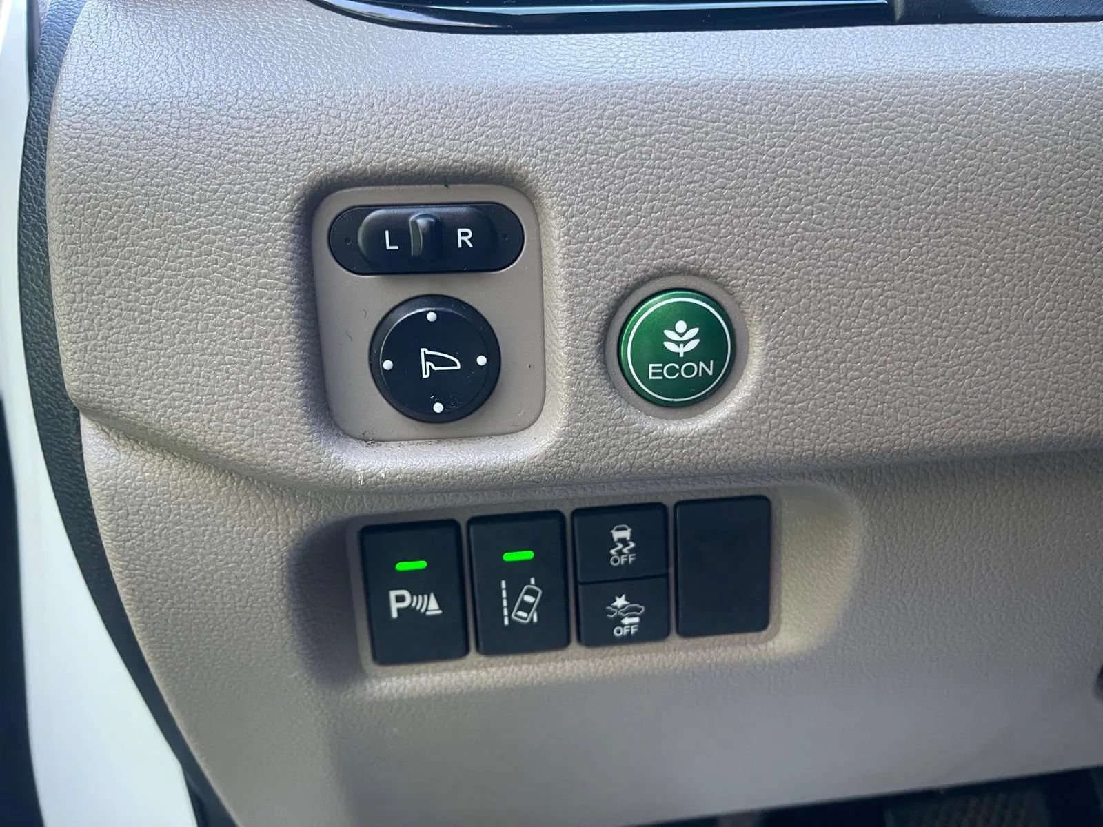 Used 2016 Honda Pilot Elite image 26