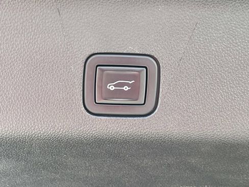 Used 2021 Cadillac Escalade Premium Luxury w/ Performance Package image 13