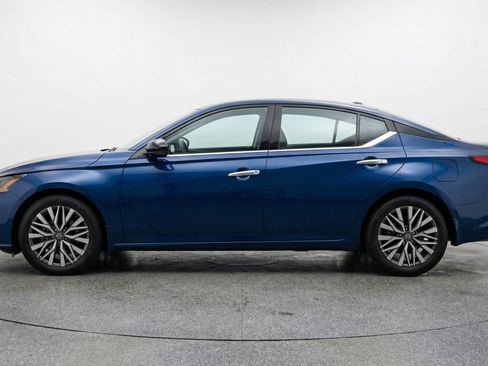 Used 2025 Nissan Altima 2.5 SV FWD image 5