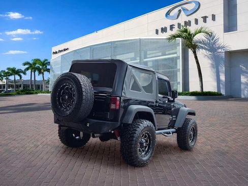 Used 2016 Jeep Wrangler Sport AWD/4WD image 7