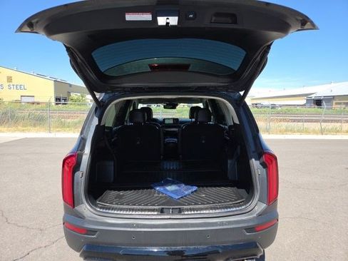Used 2022 Kia Telluride SX w/ SX Prestige Package AWD/4WD image 16