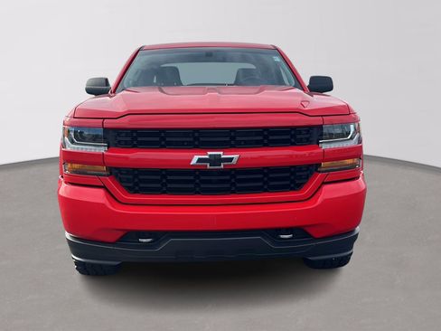 Used 2017 Chevrolet Silverado 1500 Custom w/ Custom Convenience Package image 2