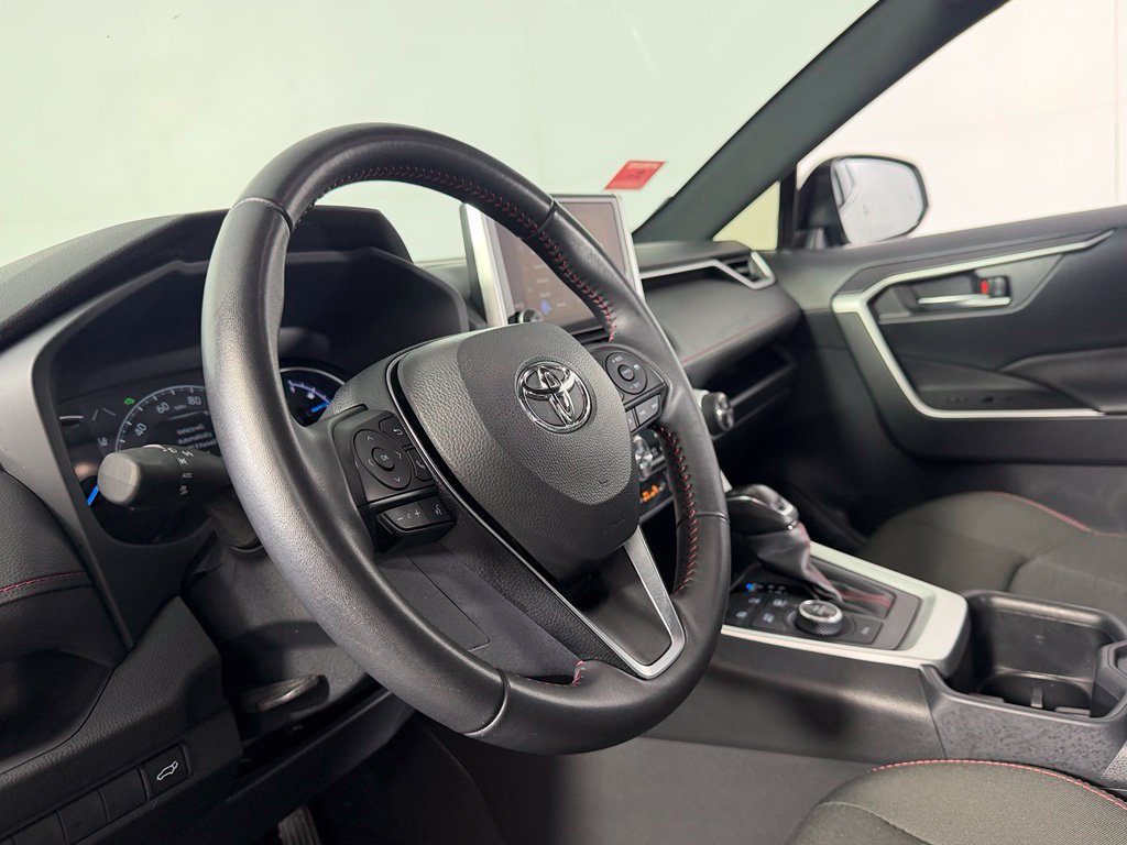 Used 2025 Toyota RAV4 SE AWD/4WD image 22