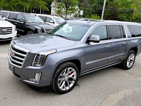 Used 2018 Cadillac Escalade ESV Premium Luxury AWD/4WD image 2